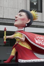 Party founder Sahra Wagenknecht as queen, drag carrier Thomas Geisel, papier-mâché figures,