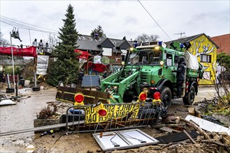 2nd day of the eviction of the Lützerath hamlet, occupied buildings of the former farm, by climate