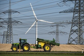 Part of a line route, 380 KV extra-high-voltage line, wind turbine, near Hüchelhoven, district town