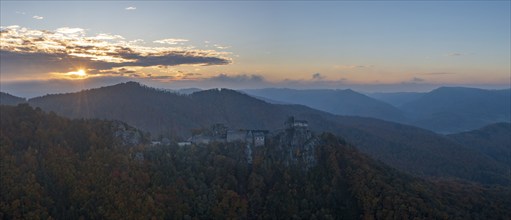 Aggstein castle ruins at sunrise, Schönbühel-Aggstein, Wachau, Lower Austria, Austria, Europe