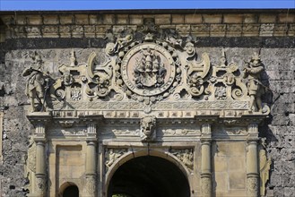 Gate portal, lower castle gate, stone figures, decoration, relief, columns, coat of arms,