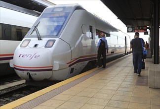 RENFE train at platform railway station, Merida, Extremadura, Spain, Europe