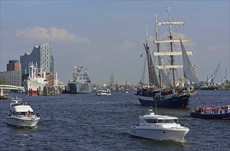 Germany, Hamburg, HafenCity, view to Elbe Philharmonic Hall, Hamburg's new concert hall, glass