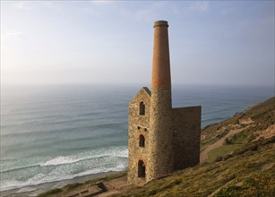 Ruins of Towanroath Pumping House at the Wheal Coates Tin Mine, St Agnes Head, Cornwall, England,