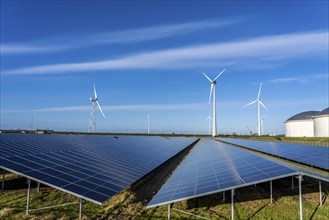 Vopak Solarpark Eemshaven, 19 hectares of solar modules with a capacity of 25 megawatts, around the