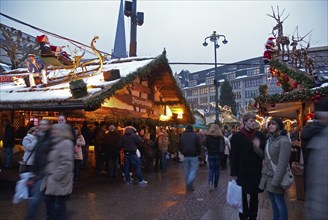 Europe, Germany, Hamburg, Christmas market at the Rathausmarkt, Friesenschänke, Hamburg, Hamburg,