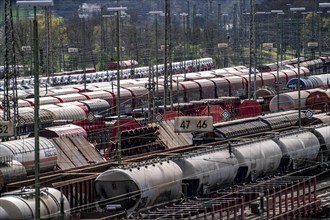 The Hagen-Vorhalle marshalling yard, one of the 9 largest in Germany, is located on the