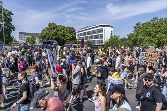 Demonstration against the AFD party conference in Essen, several tens of thousands of demonstrators