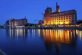 The inner harbour, in Duisburg, building Küppersmühle, and Werhahn-Mühle on the right, North