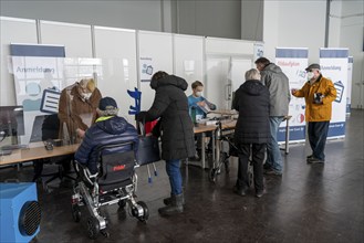 Start in the vaccination centre for corona vaccinations, in a hall of Messe Essen, for people over