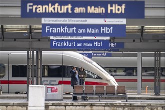 Frankfurt am Main main station, tracks, platforms, trains, Hesse, Germany, Europe