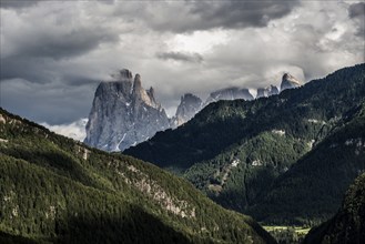 Geislerspitzen, Villnöss Valley, Sass Rigais, Dolomites, South Tyrol, Italy, Europe