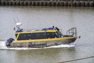 Fast ferry from Norddeich to the islands of Juist and Norderney, island express operated by