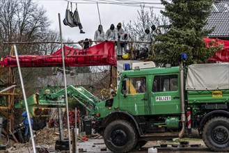 2nd day of the eviction of the Lützerath hamlet, occupied buildings of the former farm, by climate