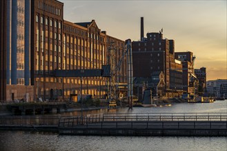 The inner harbour, in Duisburg, building Küppersmühle, and Werhahn-Mühle on the right, North