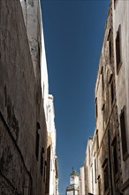 Alley with house walls, old town, city centre, shadow, city trip, city trip, house, building in