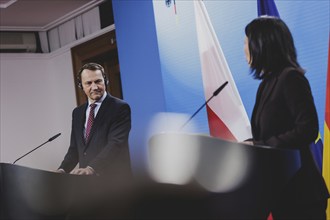 (R-L) Annalena Bärbock (Alliance 90/The Greens), Federal Foreign Minister, and Radoslaw Sikorski,