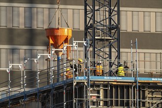 Construction site, new building, concreting work on a floor, Duisburg, North Rhine-Westphalia,