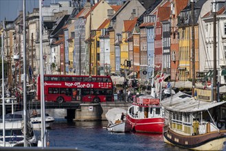 Nyhavn, in the Frederiksstaden district, harbour district with houses over 300 years old, promenade