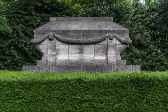 Family grave of the Haniel industrial family, cemetery, old gravestone, Duisburg-Ruhrort North