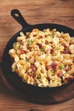 Macaroni with cheese and bacon, baked, homemade, no people