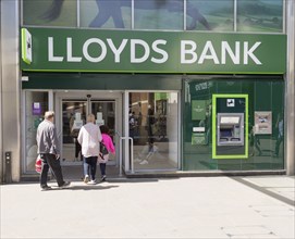 Lloyds bank branch in Regent Street, town centre of Swindon, Wiltshire, England, UK