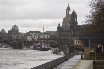 Rainy weather in Dresden's historic city centre. Due to the heavy rainfall, the river levels rise