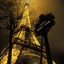 Avenue Gustav Eiffel, 330m hohe Eiffellturm, zum 100. Jahrestag der Französischen Revolution,