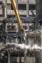 Construction site on Haroldstraße, demolition of a former office building, after complete gutting