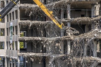 Construction site on Haroldstraße, demolition of a former office building, after complete gutting