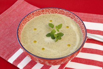 Swabian cuisine, Alblinsen chestnut soup, healthy, vegetarian, regional, soup served in a bowl with