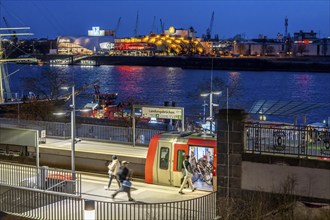 Port of Hamburg, elevated railway at Landungsbrücken station, U3, Hamburg, Germany, Europe