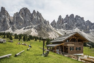 Gschnagenhardt Alm, Geislerspitzen, Villnöss Valley, Sass Rigais, Dolomites, South Tyrol, Italy,