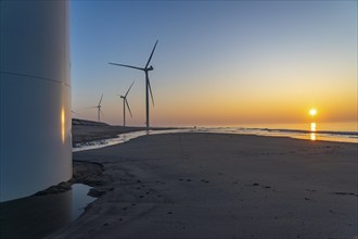 ENECO wind farm on the dike around the harbour Maasvlakte 2, 22 wind turbines with a capacity of