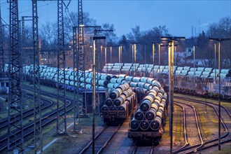 Mülheim-Styrum goods station, goods wagons with tubes from Mannesmannröhren-Werke GmbH, Mülheim,