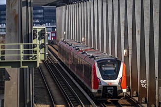 Track system at Elbbrücken station, travelling towards the city centre, line S3 towards Pinneberg,