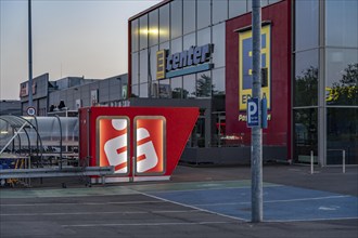 New ATM on the site of a shopping centre in Mülheim-Dümpten, free-standing, should be blast-proof,