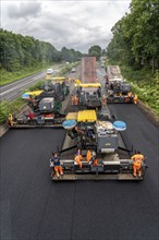 Renewal of the road surface on the A40 motorway between the Kaiserberg junction and Mülheim-Heißen,