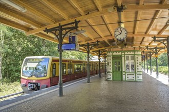 S-Bahn station, Nikolassee, Zehlendorf, Berlin, Germany, Europe