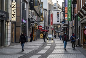 First day of the Christmas lockdown in the Corona crisis, empty shopping street Hohe Straße, closed