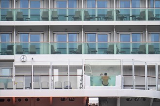 Cruise ship Iona of the British shipping company P&O Cruises, the largest cruise ship ever built in