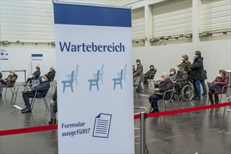 Start in the vaccination centre for corona vaccinations, in a hall of Messe Essen, for people over