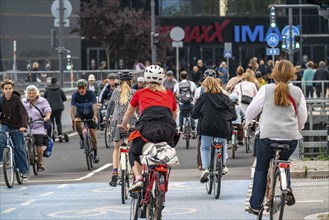 Cyclists on cycle paths, at the shopping centre Fisketorvet, Sydhavnen, in the city centre of