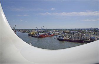 Europe, Germany, Hanseatic City of Hamburg, Elbe, Elbe Philharmonic Hall, Plaza, Visitors, View of