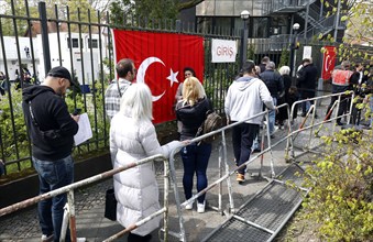 Queue in front of the Turkish Consulate General. Turkish citizens entitled to vote in Germany can