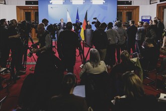 (R-L) Annalena Bärbock (Alliance 90/The Greens), Federal Foreign Minister, and Radoslaw Sikorski,