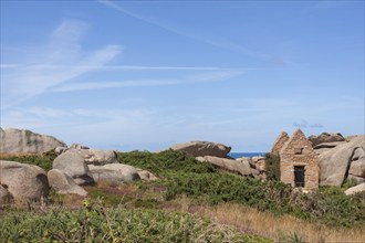 Ruin of an old (gunpowder) powder magazine, customs officers' path, customs officers' path near