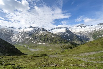 Picturesque mountain landscape, mountain peaks with snow and glacier Schwarzensteinkees, Hornkees