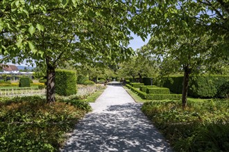 The courtyard garden in summer, Salem Castle, former imperial abbey, former monastery of the