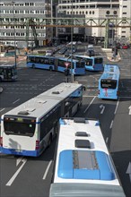 Wuppertal, intersection at the central bus station, at the main railway station, WSW buses, right